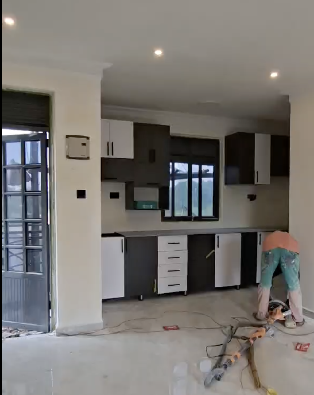 Kitetika 1 Bedroom House for Rent – Spacious Living Room & Open Kitchen at 700,000 UGX